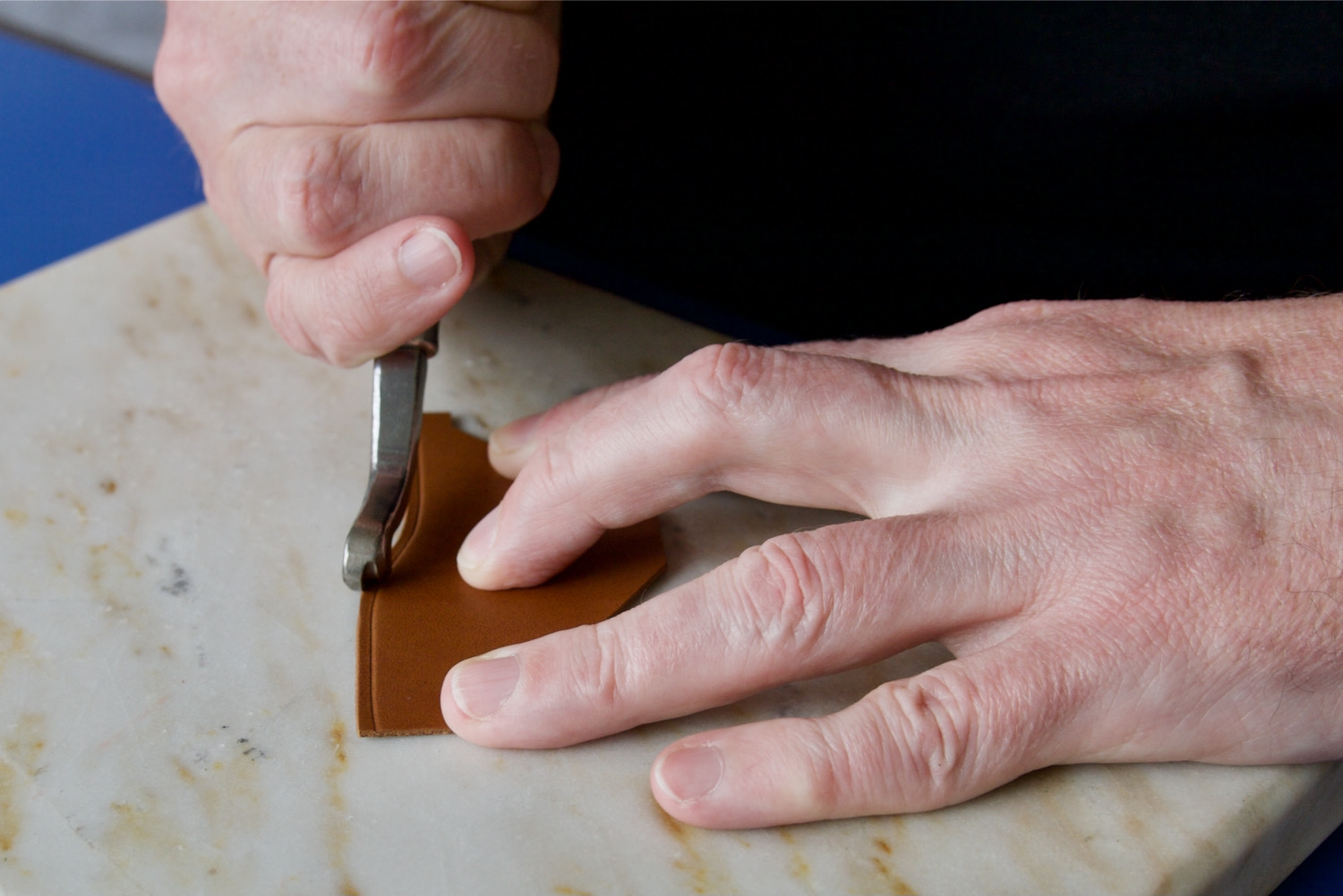 leather craftsman edge creasing